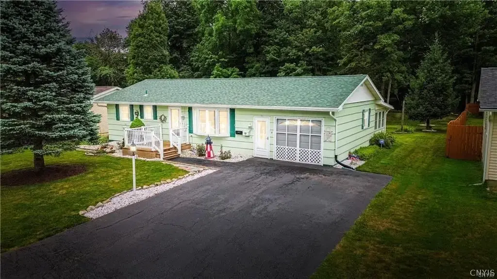 8 High Street, Whitestown