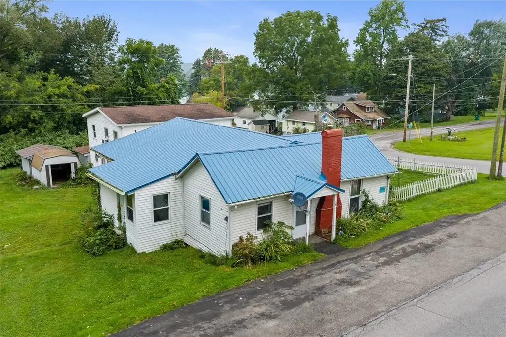 3936 (5) Perry Avenue # 3936, Castile