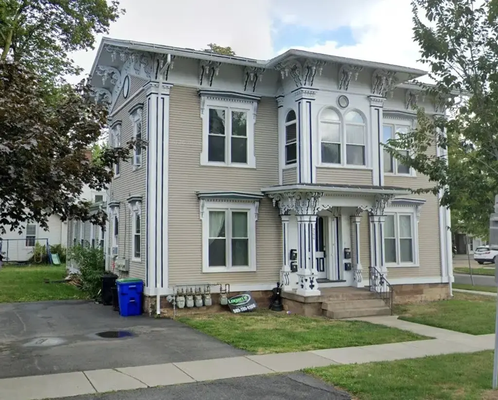 200 W Center Street, Ridgeway