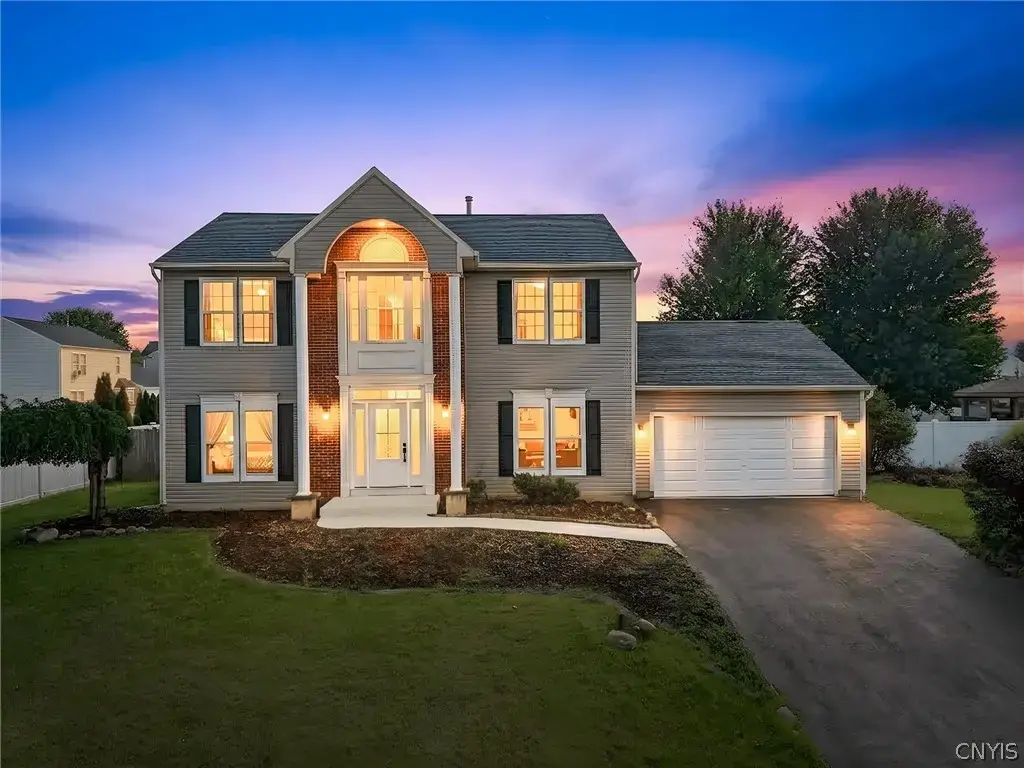 8252 Dampier Circle, Clay