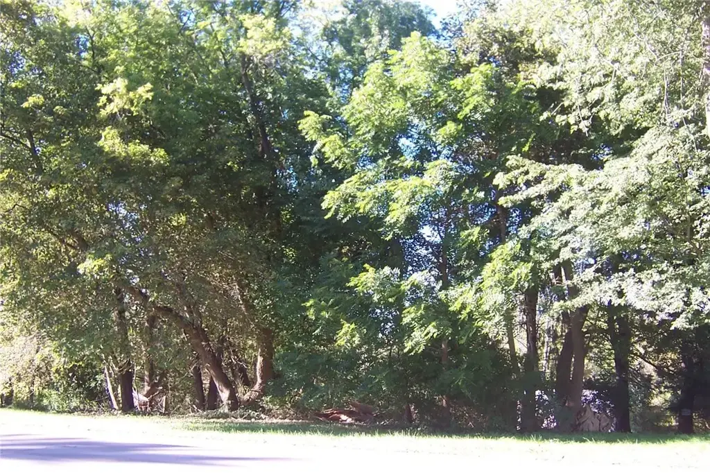 Ridge Road W, Gaines