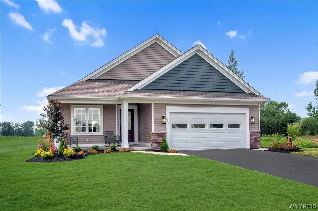 6673 Curtis Court, Lockport Town