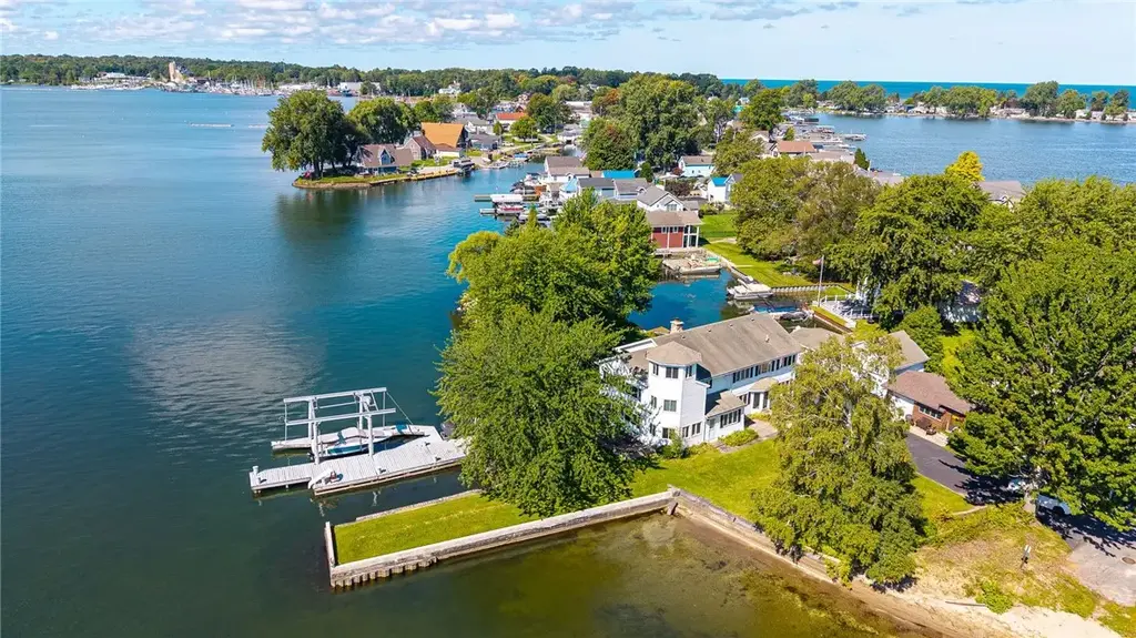 7431 Maiden Lane, Sodus