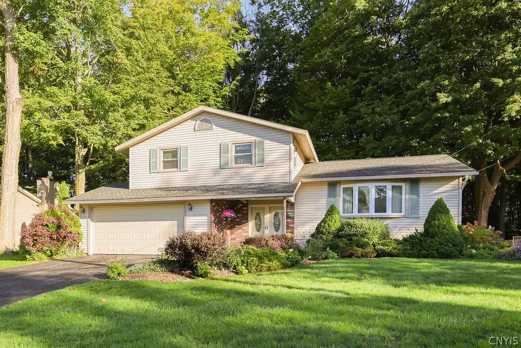 7739 Deerfield Road, Clay