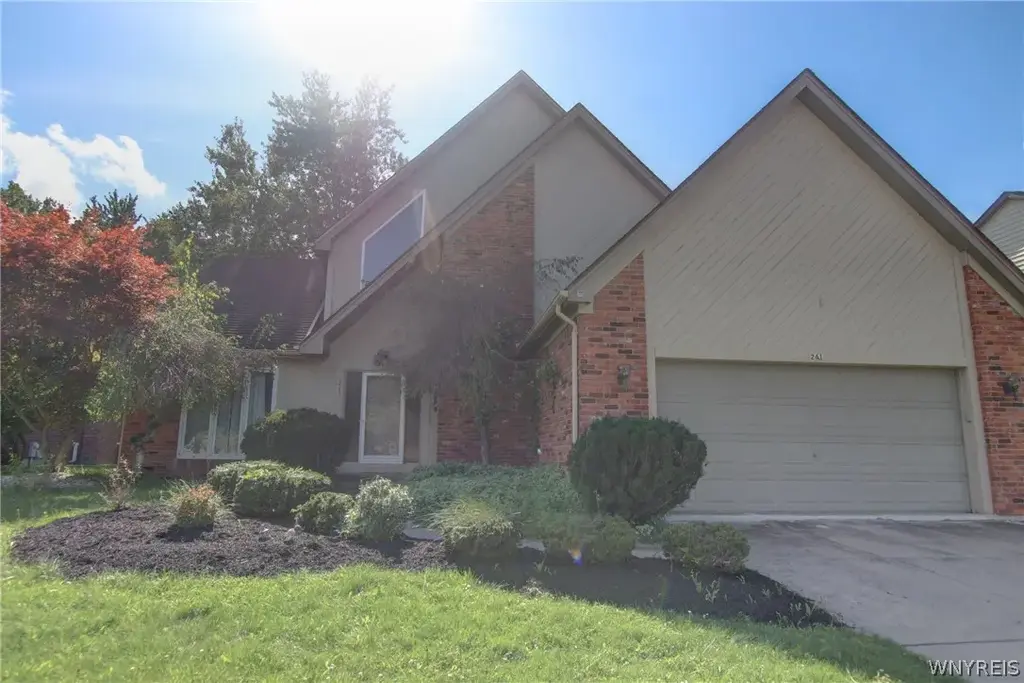 261 Londonderry Lane, Amherst