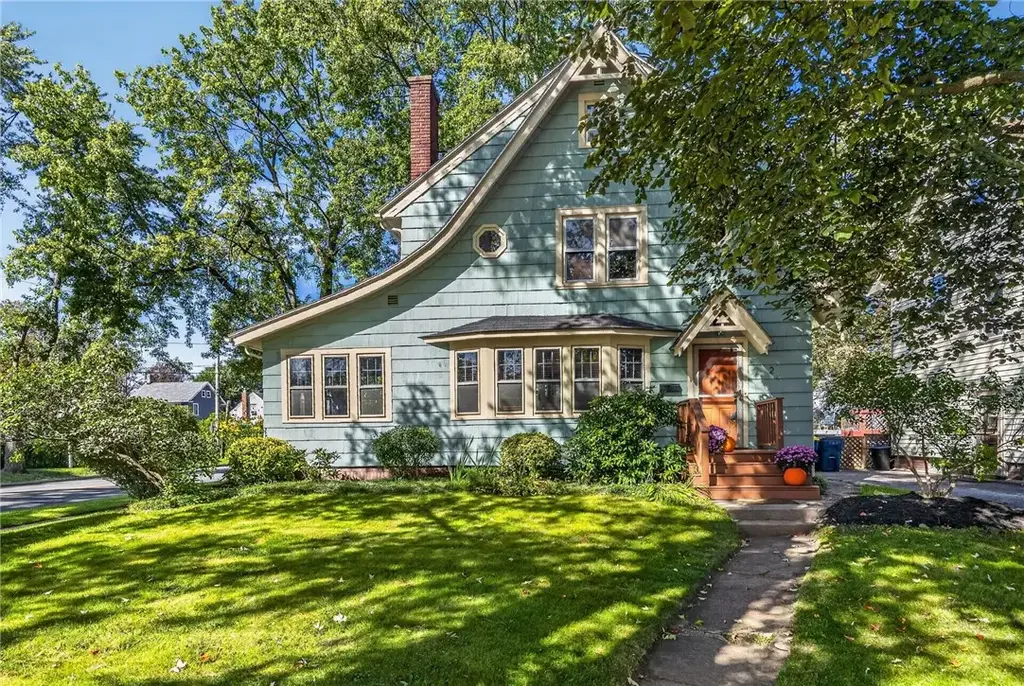 2 Northfield Road, Irondequoit
