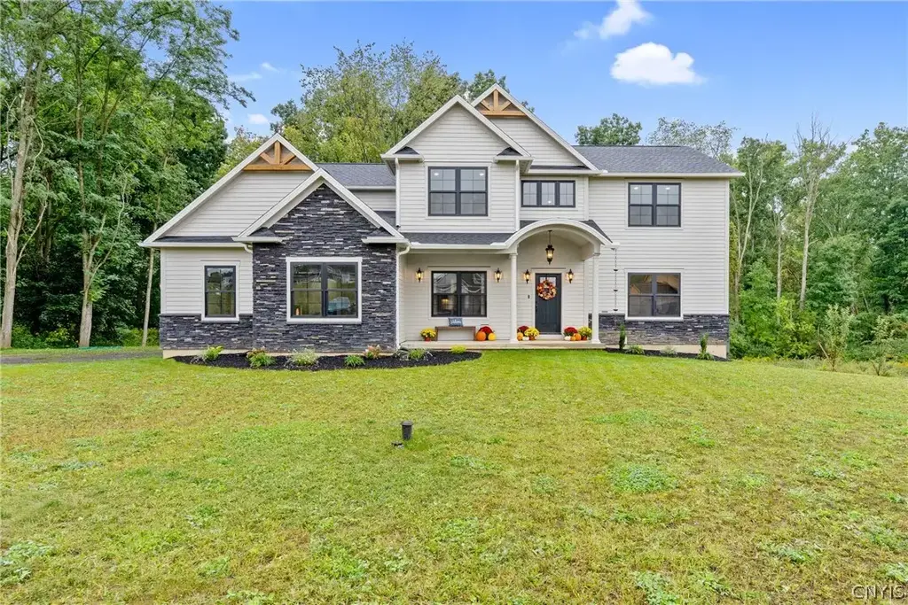 2020 Rubicon Road, Lysander