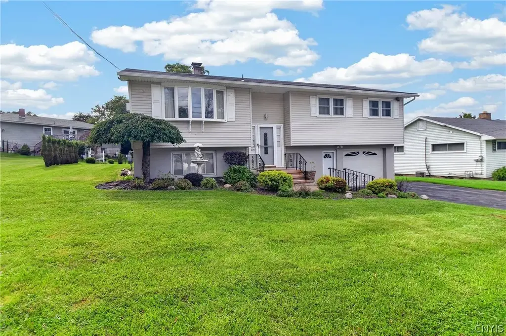 2312 Portal Road, Utica