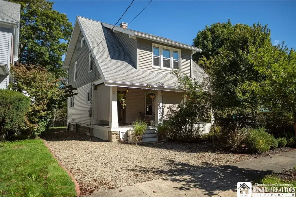21 W Cowden Place, Jamestown
