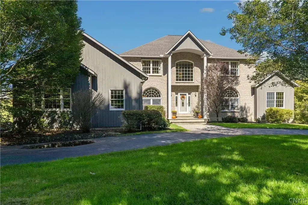 6923 Woodchuck Hill Road, DeWitt