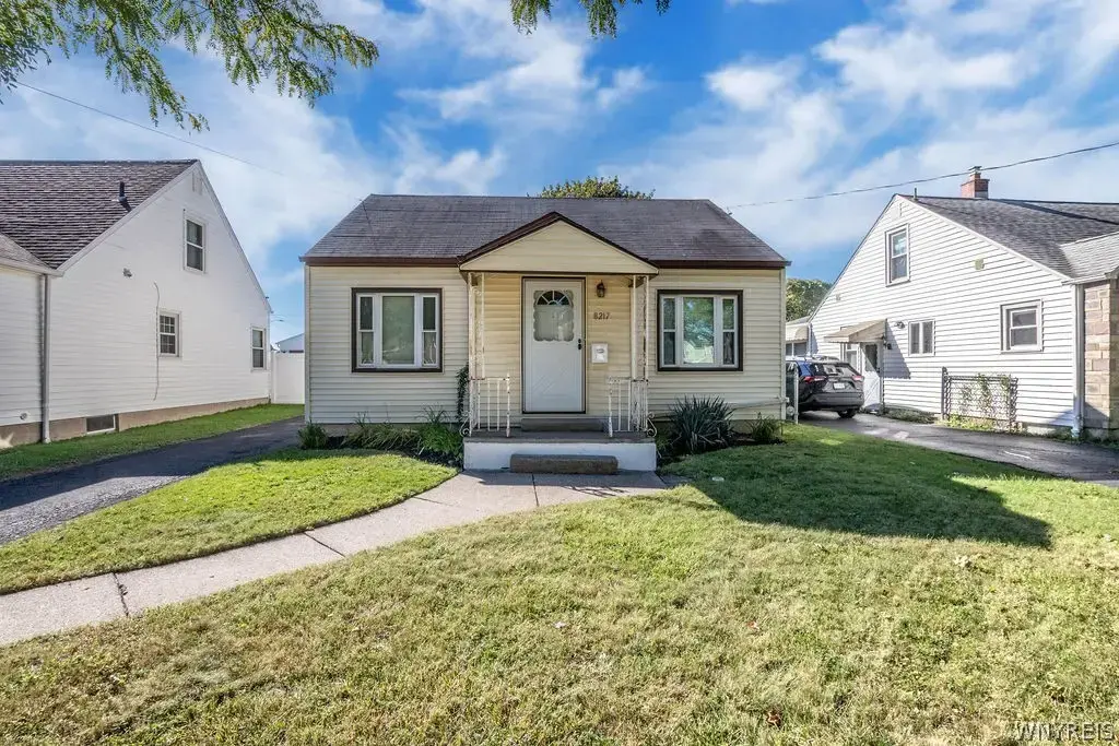 8217 Pershing Avenue, Niagara Falls