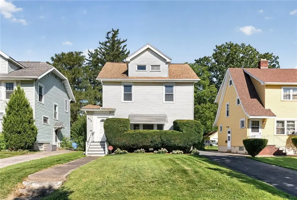 854 Genesee Park Boulevard, Rochester