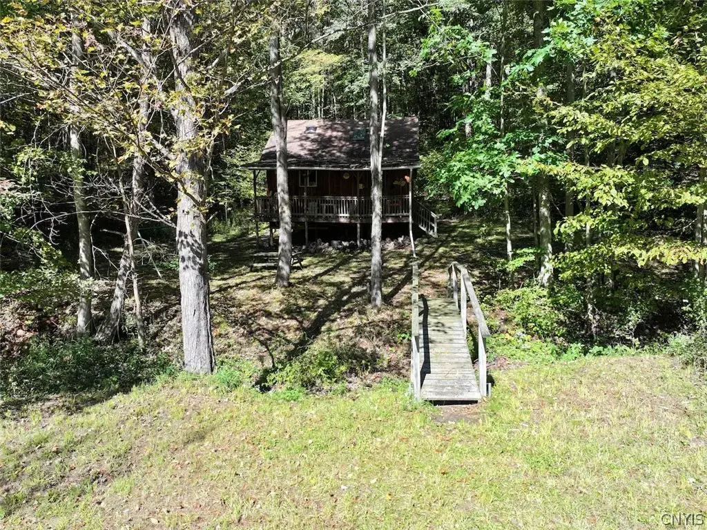 3352 Northeast Road, Humphrey