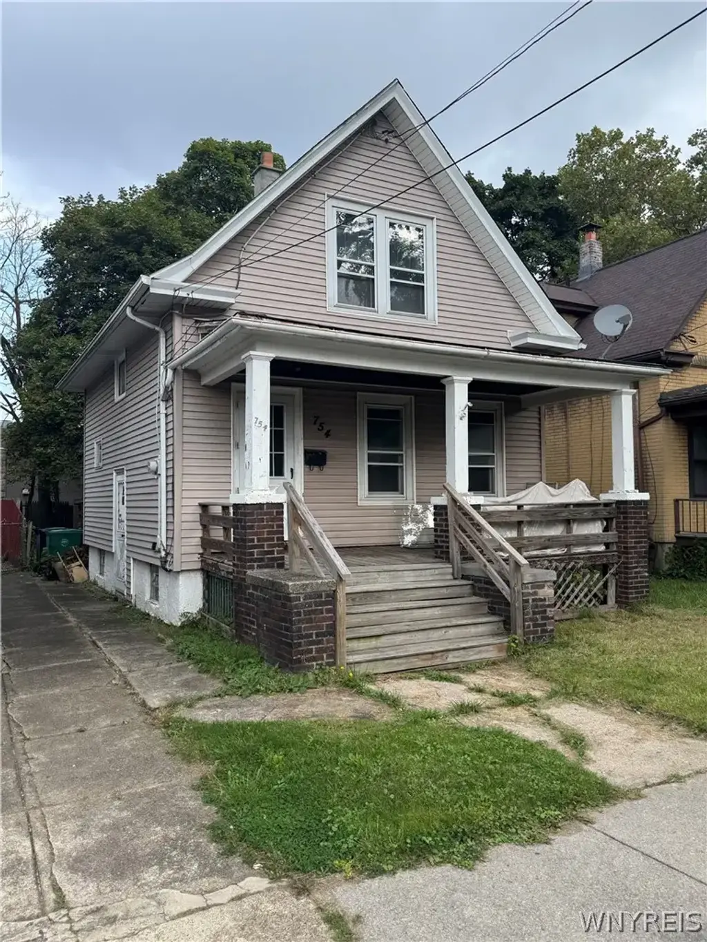 754 Spruce Avenue, Niagara Falls