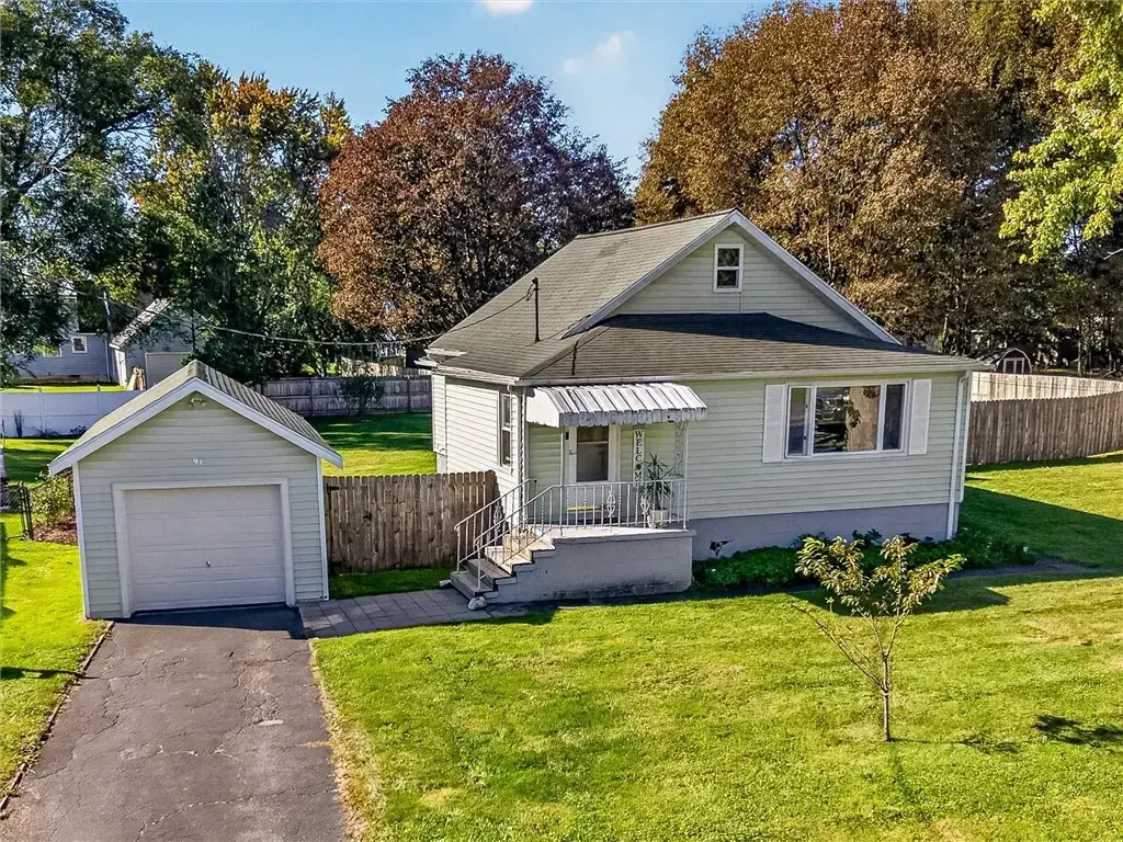 91 Midland Drive, Penfield