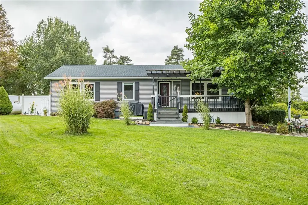 4528 Carmichael Lane, Geneseo