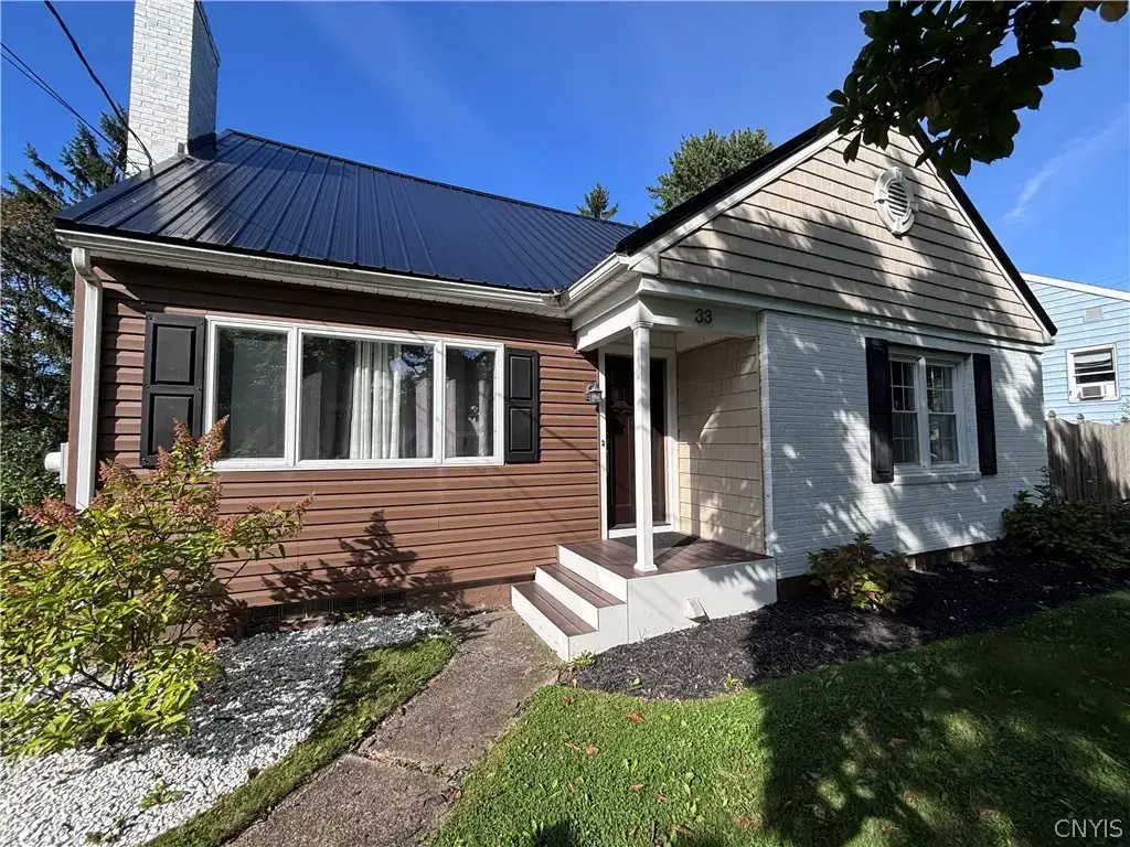 33 Adams Avenue, Owasco