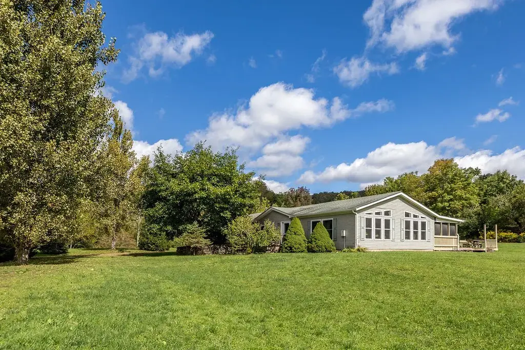 164 Grant Morse Road, Roxbury