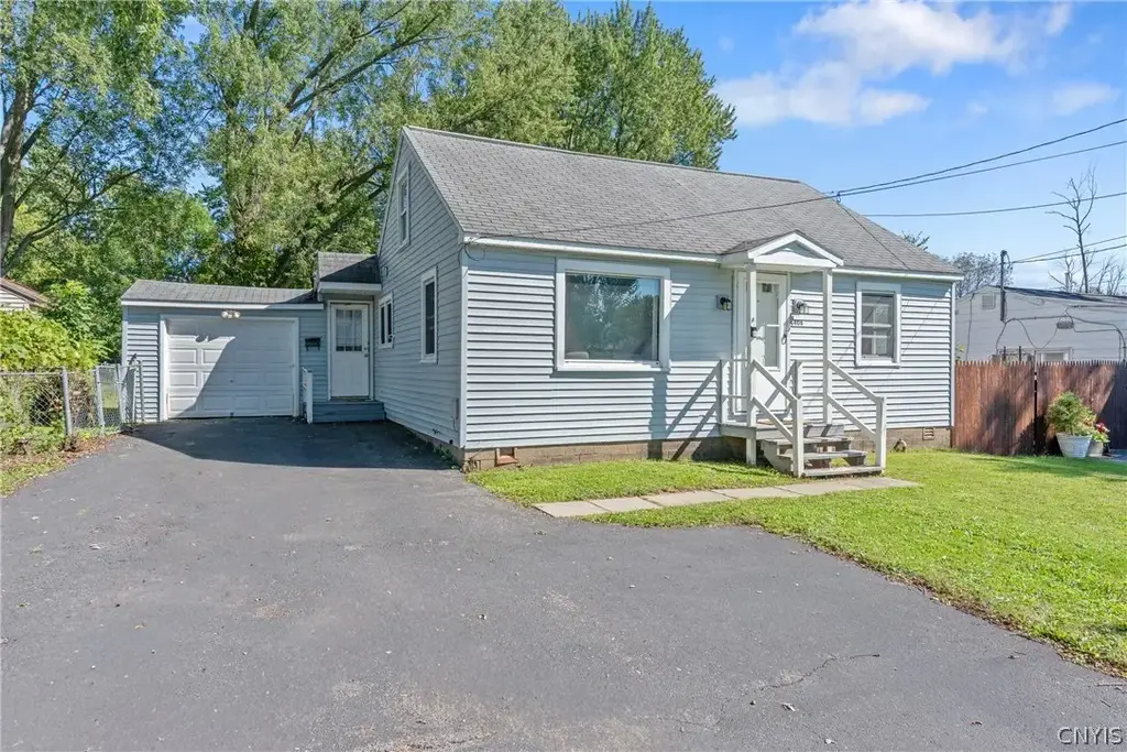 406 Florida Road, Salina
