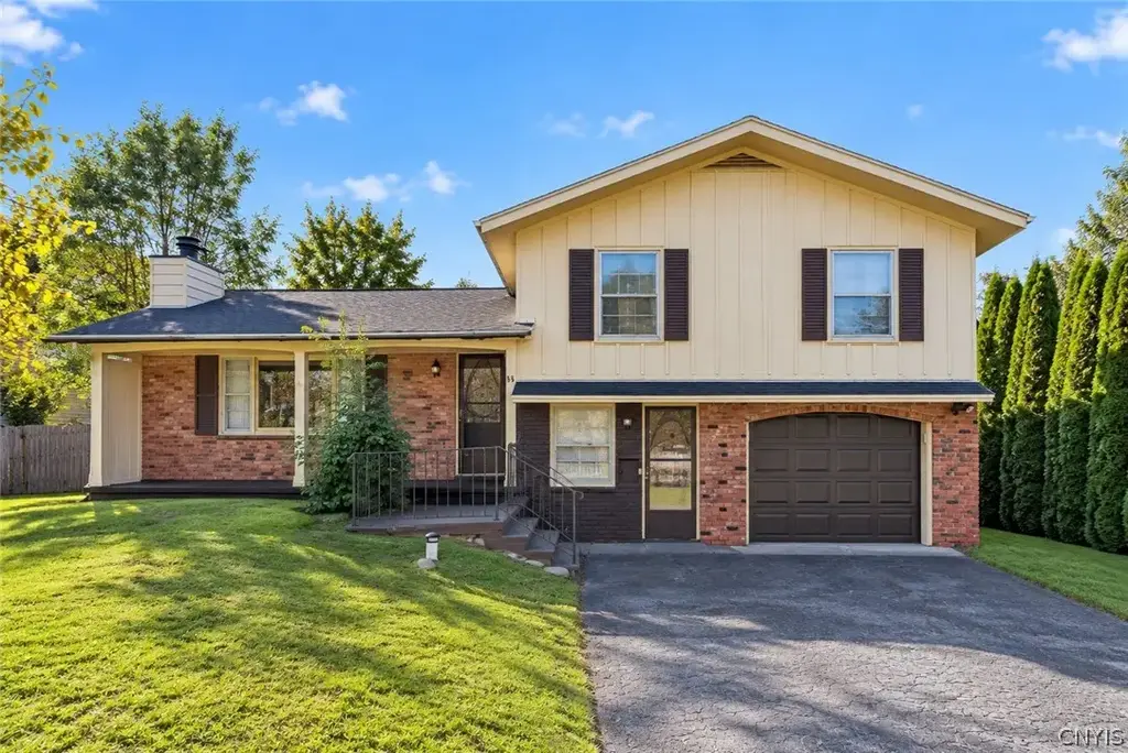 88 Whitcomb Road, Fulton