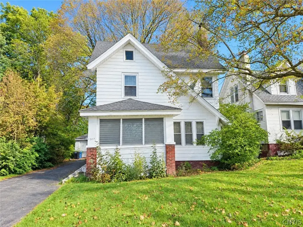 1317 Northcliffe Road, Syracuse