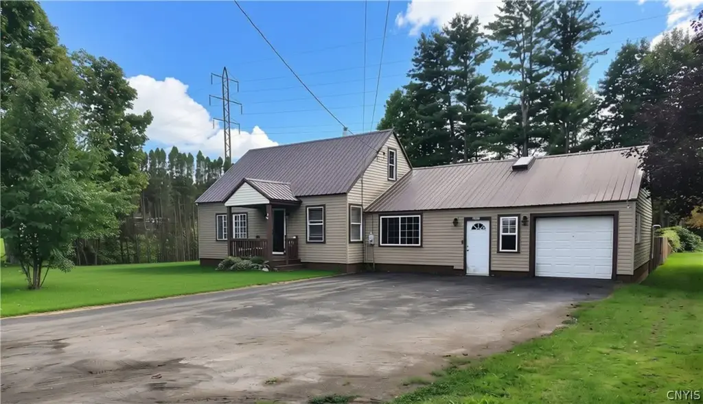 8897 Turin Road, Lee
