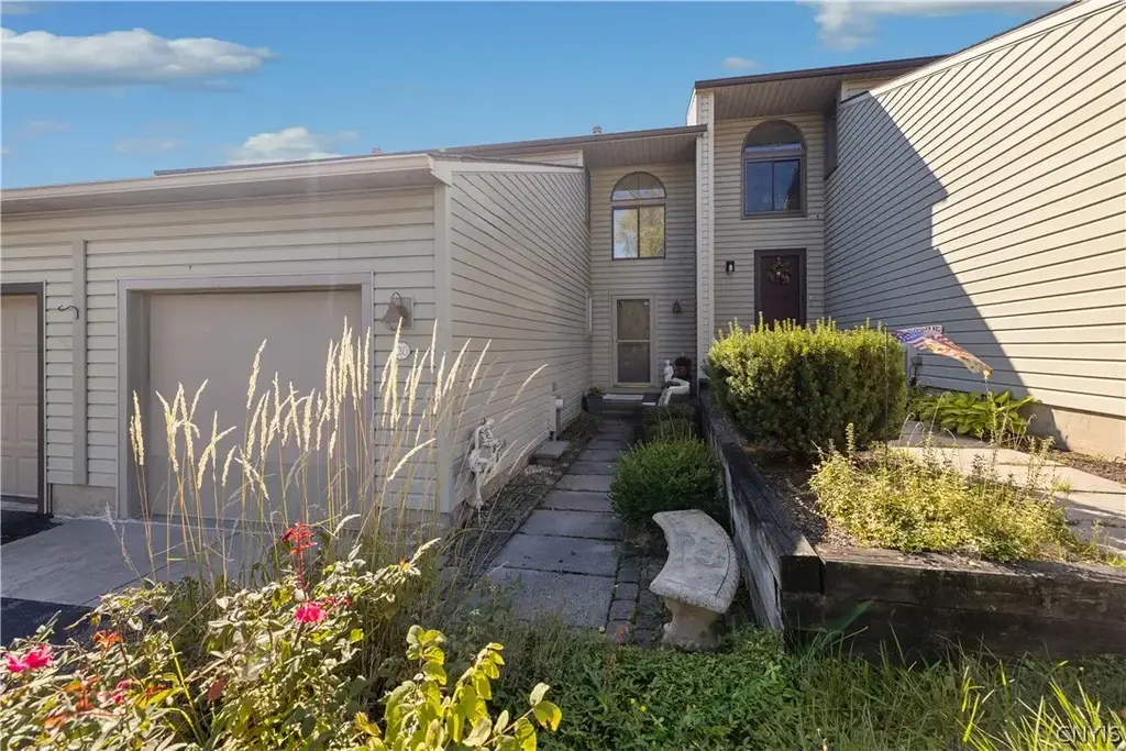 130 Lookout Circle, Camillus