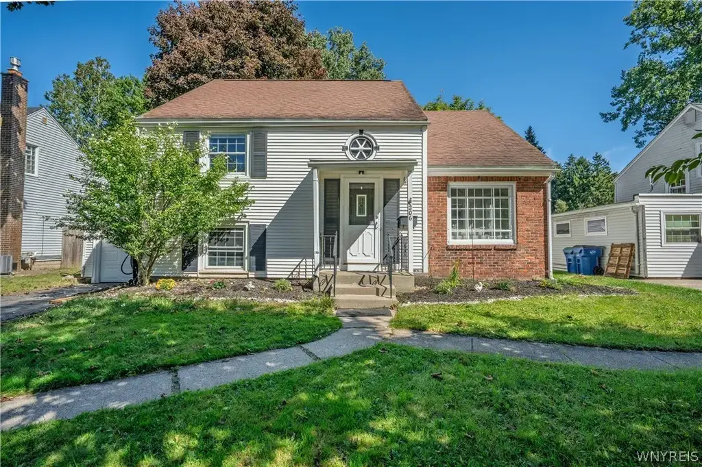 206 Lehn Springs Drive, Amherst