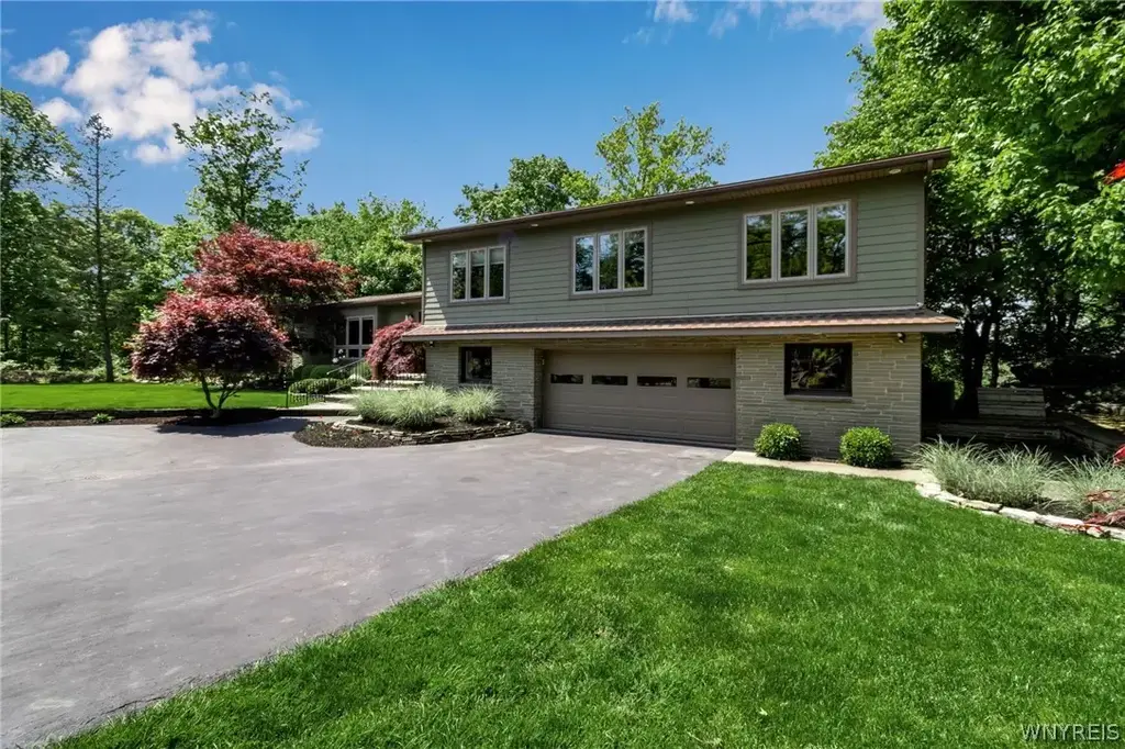 5055 Old Goodrich Road, Clarence