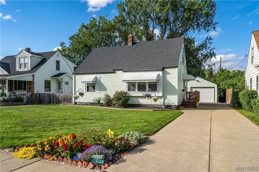 38 Old Colony Avenue, Tonawanda