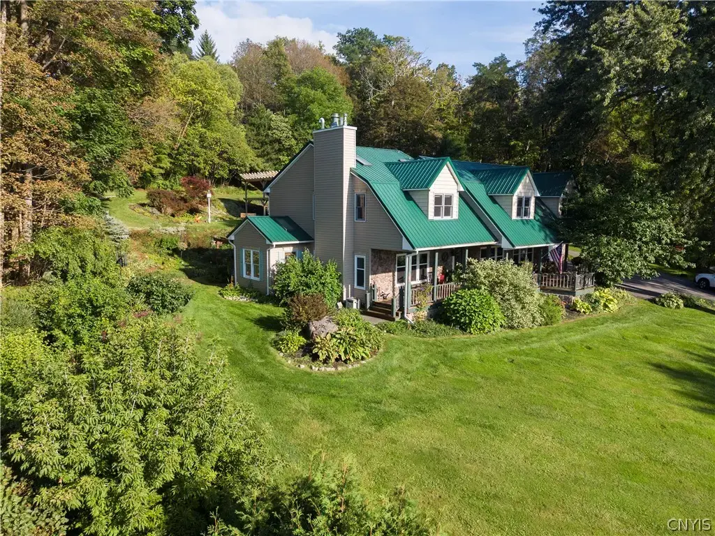 2664 E Lake Road, Skaneateles