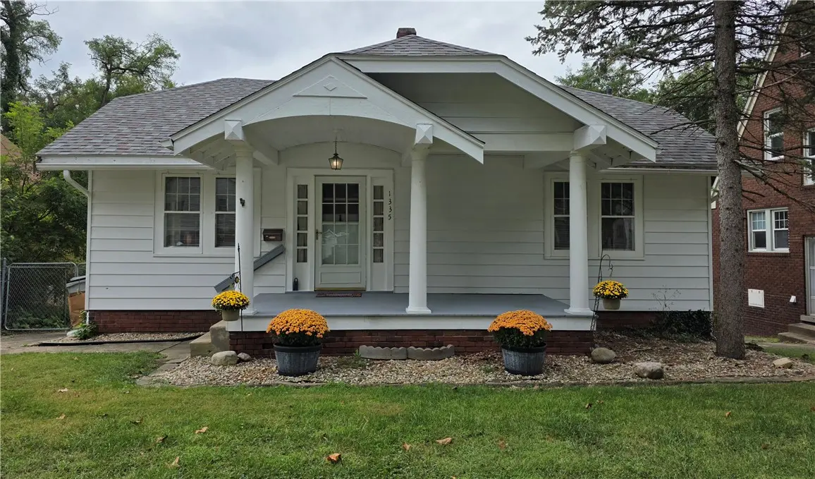 1335 W Riverview Avenue, Decatur