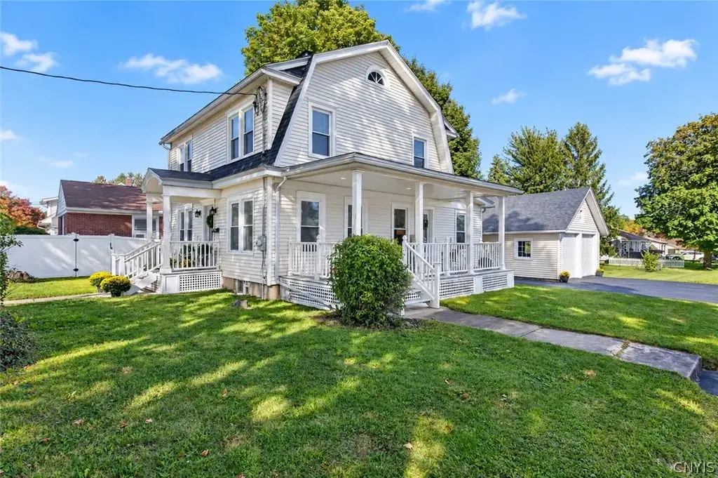 128 Lake Avenue, Auburn