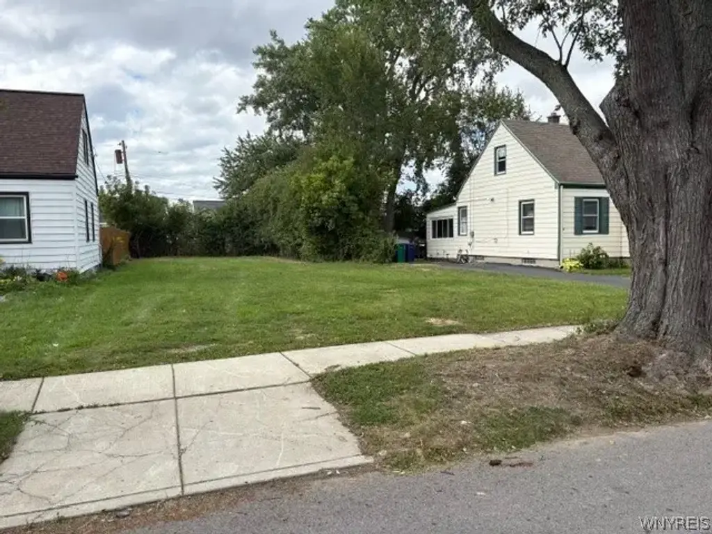 60 Standish Road, Buffalo