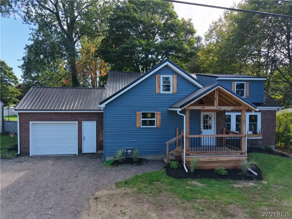 2001 Vermont Street, North Collins
