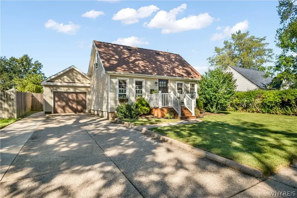 16 Cloverdale Road, Cheektowaga