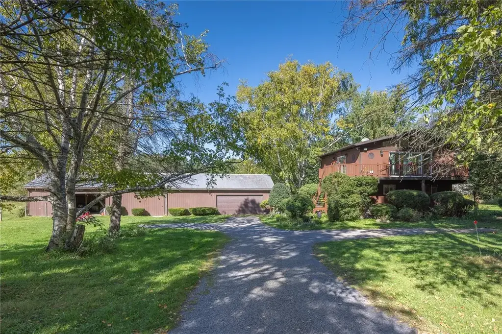 5770 Smith Road, Canandaigua Town