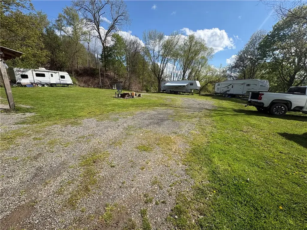 5733 County Road 32, Norwich