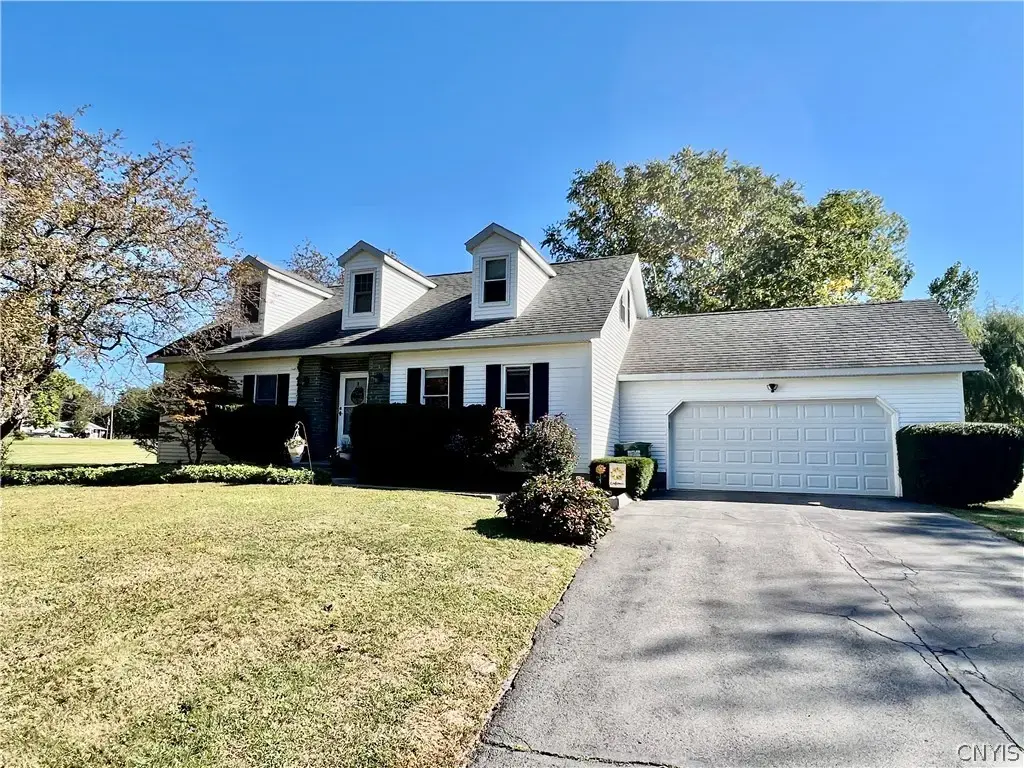 144 Valley View Drive, Oswego