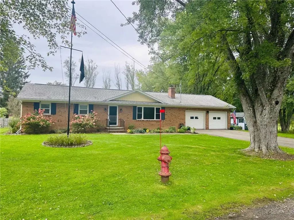 111 Olsen Drive, New Berlin