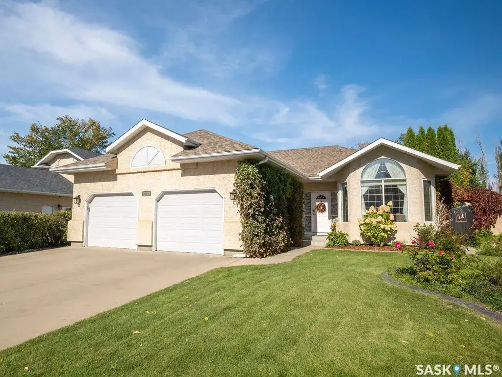 412 4th Street E, Warman