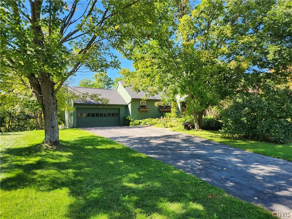Photo of Listing #S1717994