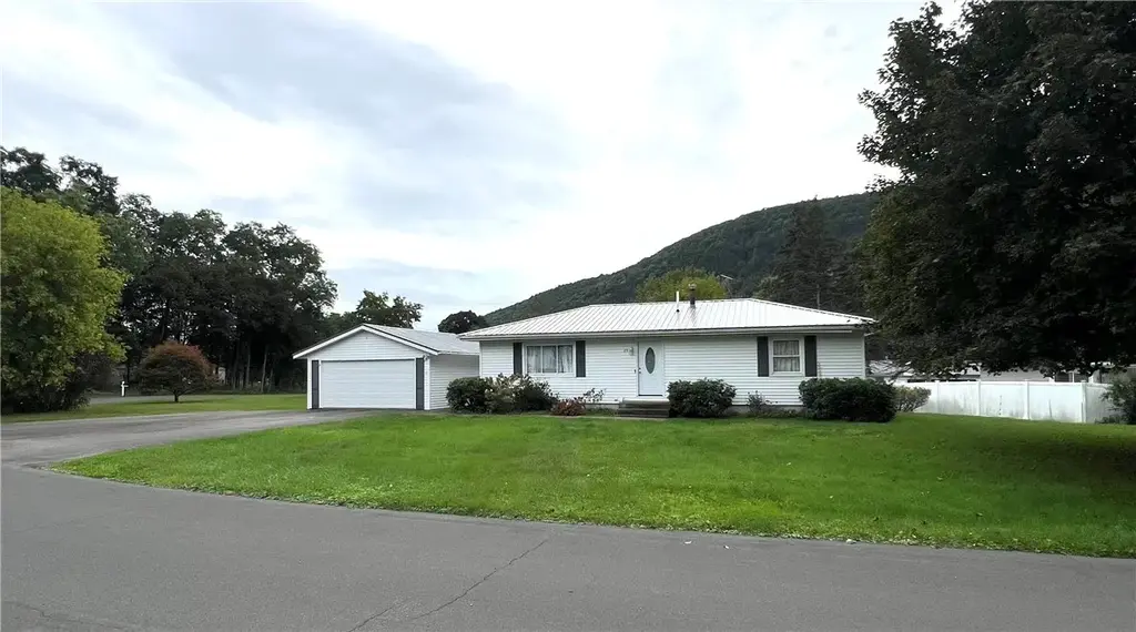 29 Sunset Circle, Big Flats