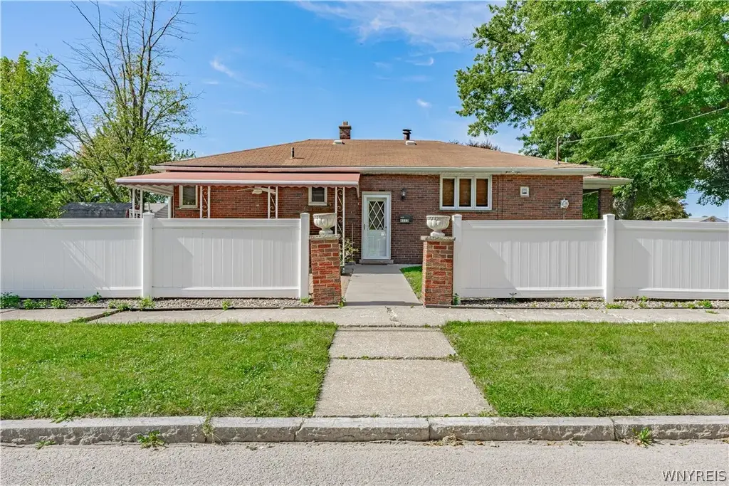 6113 Kies Avenue, Niagara Falls