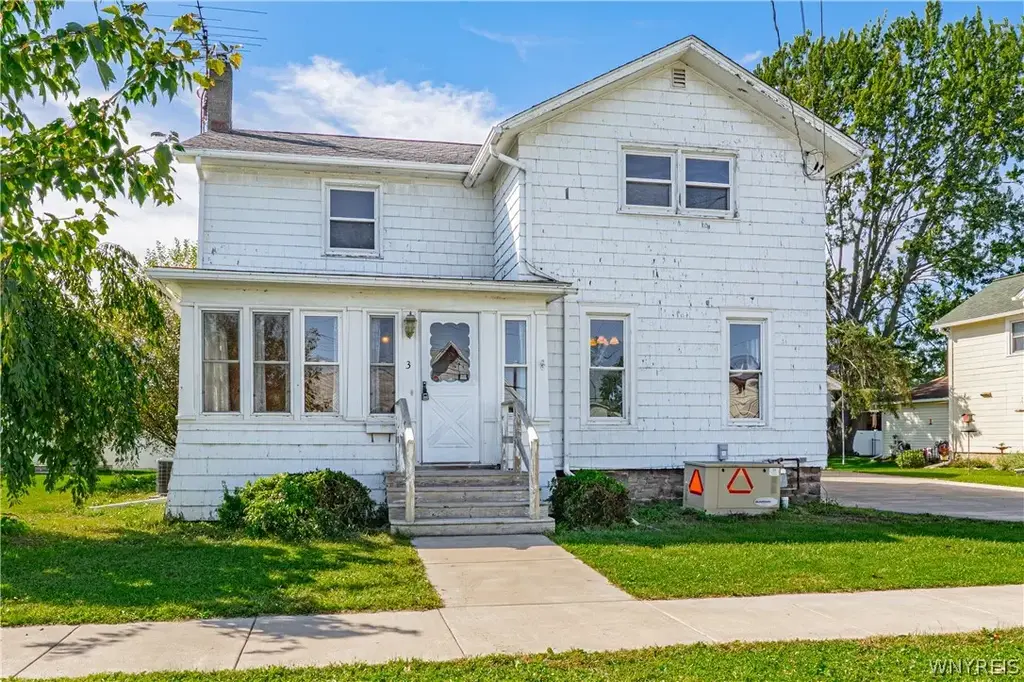 3 East Avenue, Royalton