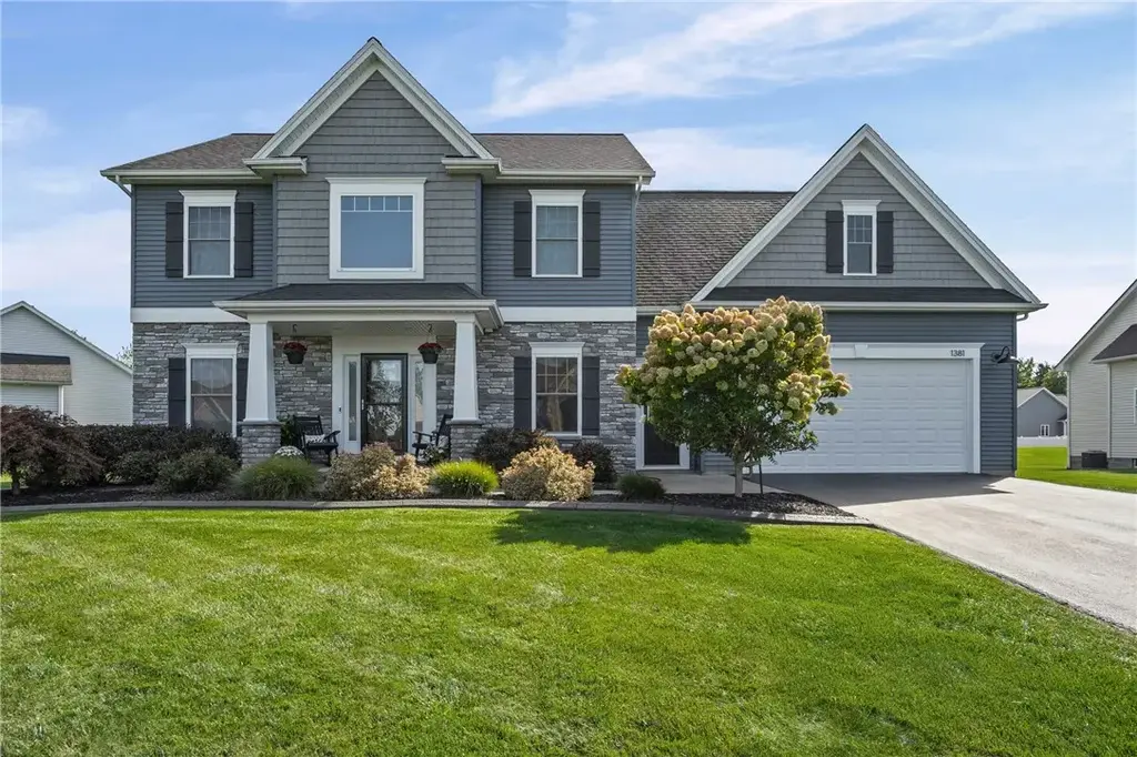 1381 Meadow Breeze Lane, Webster