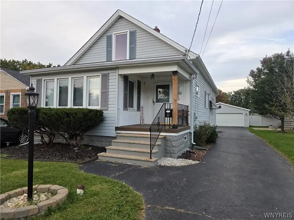 48 Lenox Street, West Seneca