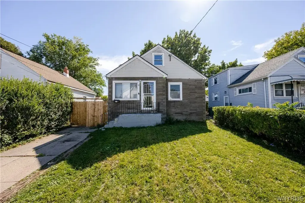 27 Hewitt Avenue, Buffalo