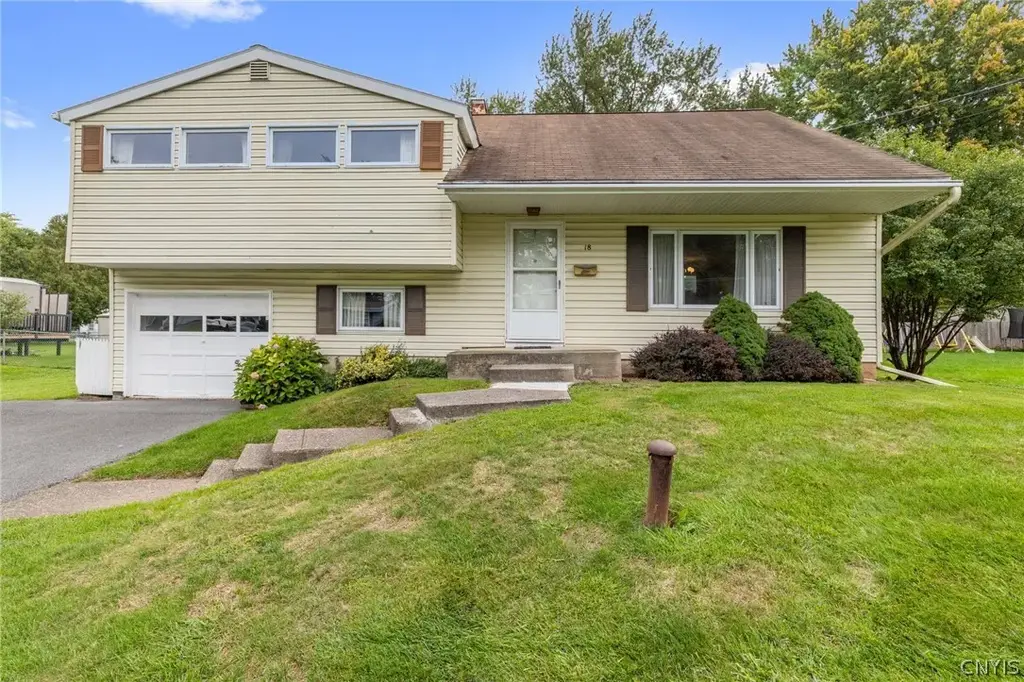 18 Huckleberry Lane, Clay