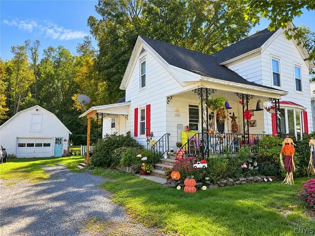 9325 Main Street, Annsville
